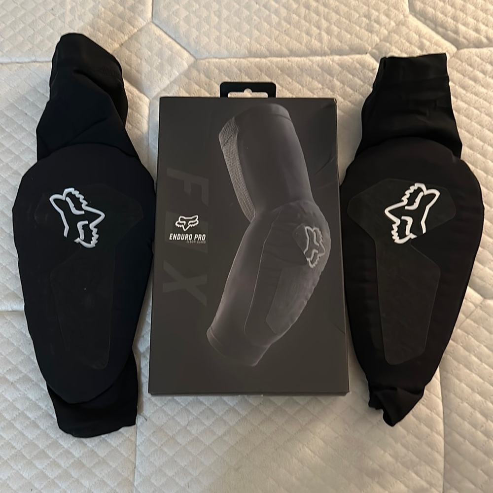 Fox elbow pads